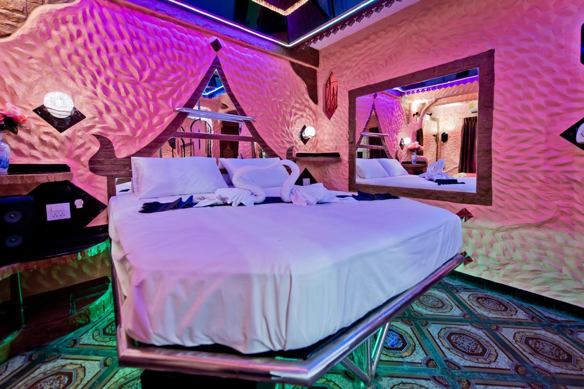 Penthouse Pattaya Hotel Kültér fotó